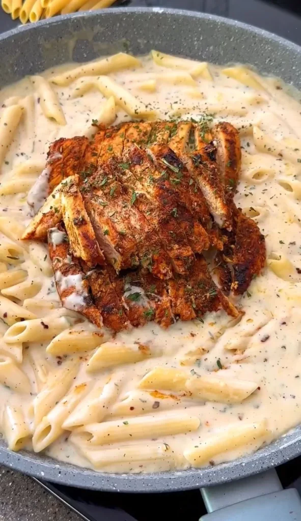 Creamy Chicken Alfredo Pasta