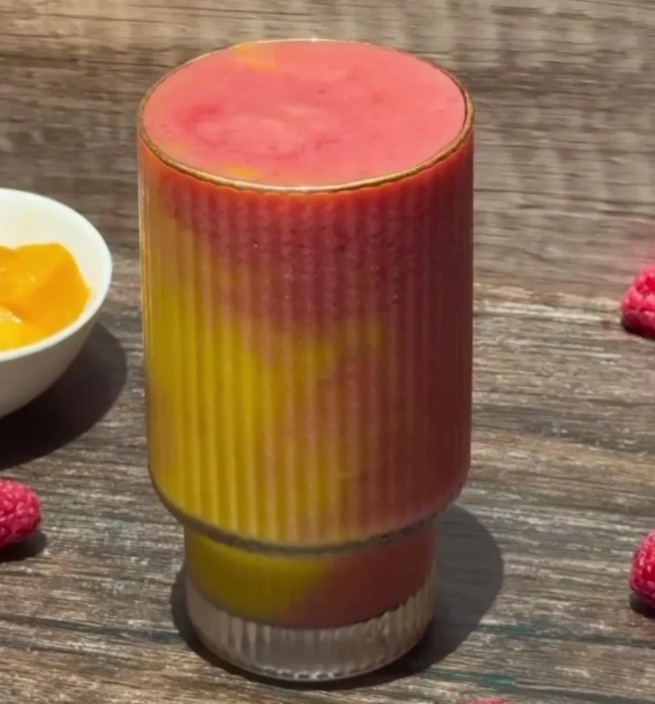Mango Berry Smoothie