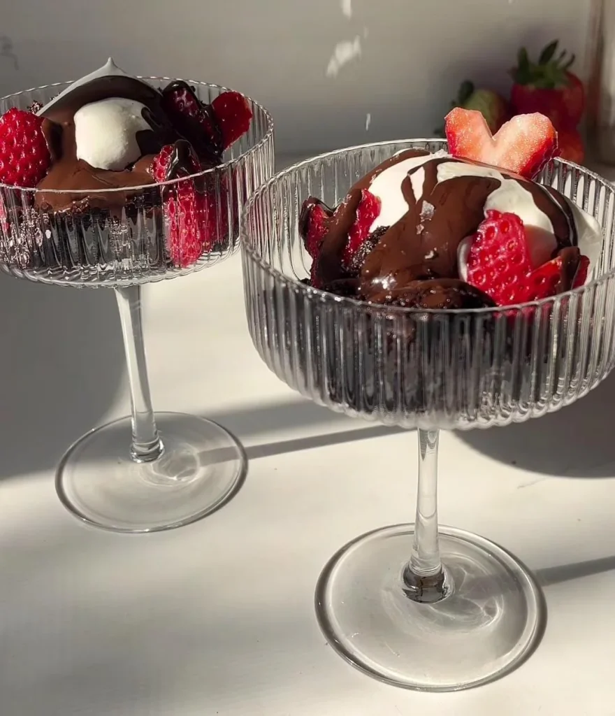 Dark Chocolate Strawberry Cups