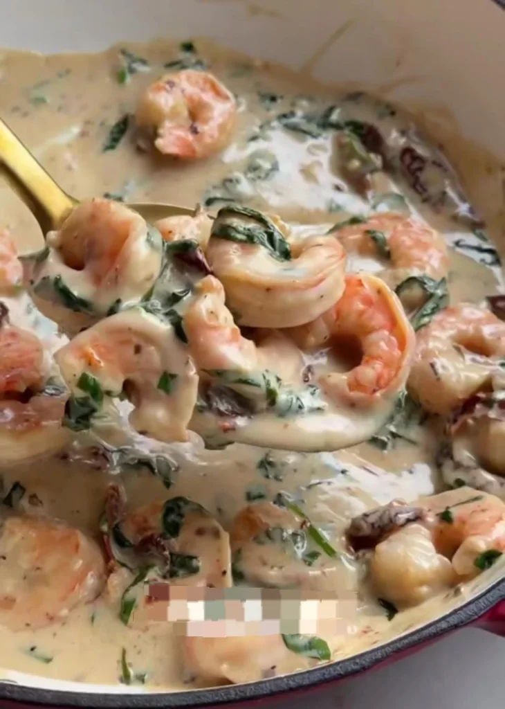 Shrimp and Spinach Creamy Garlic Skillet
