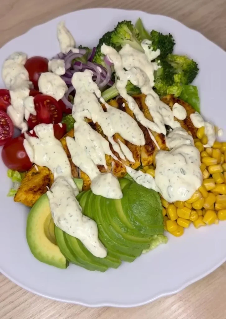 Grilled Chicken Garden Salad - 300 Calorie Meals