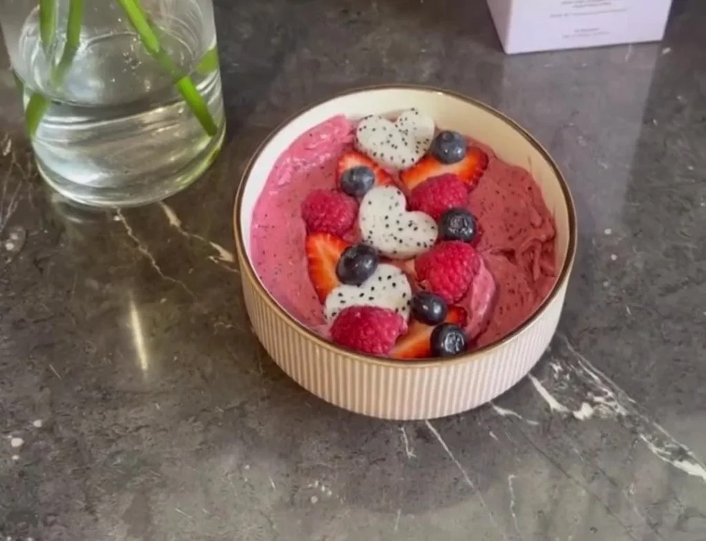 Mixed Berry Quinoa Breakfast Bake