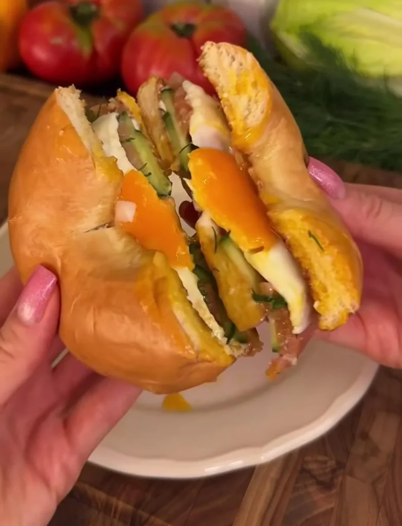 How to Make Breakfast Bagel Sandwich