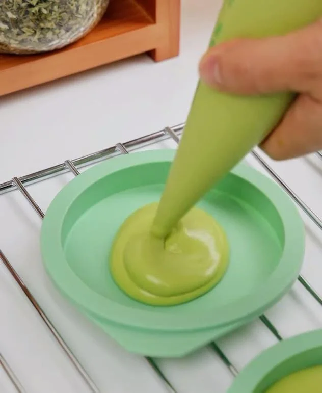 Fill the Cake Pan