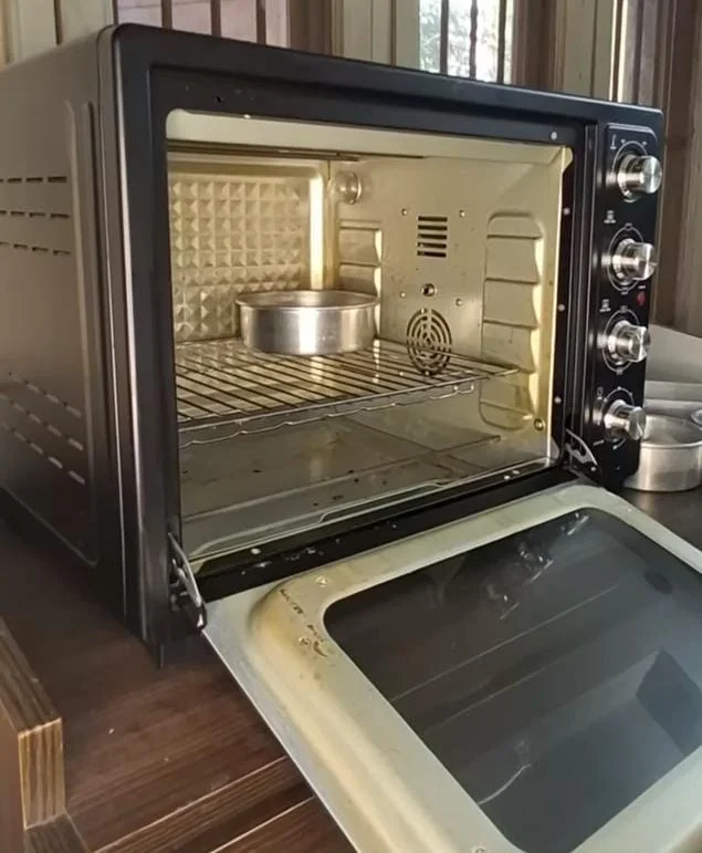 Prepare the Oven and Cake Pan