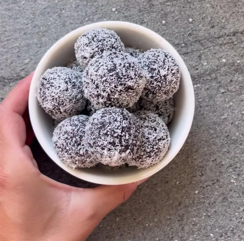 Coconut Energy Balls