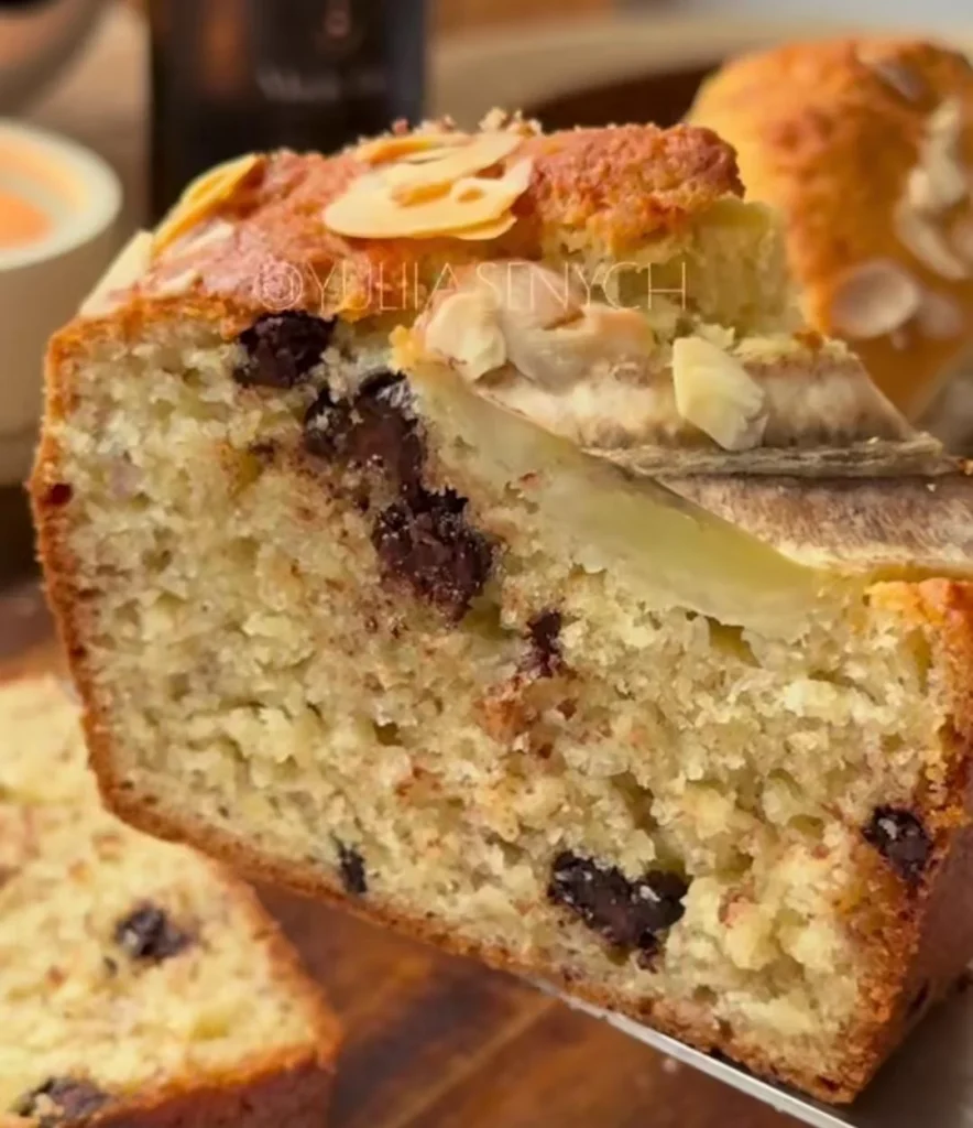 Cinnamon Chocolate Chip Banana Bread Recipe