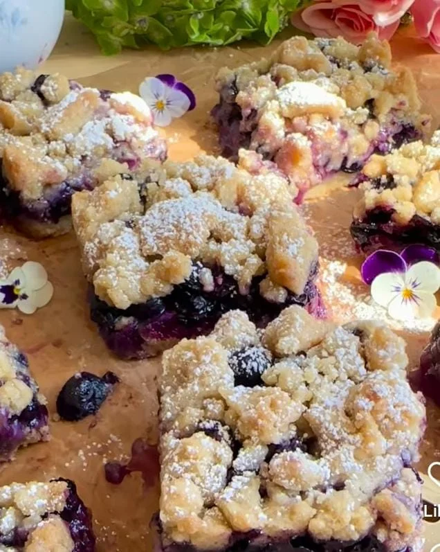 Almond Blueberry Crumble Bars Recipe