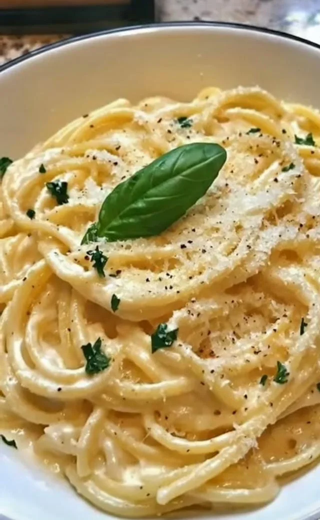 What is Creamy Garlic Pasta?