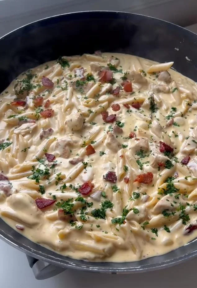 Garnish and Serve | Chicken Bacon Ranch Pasta
