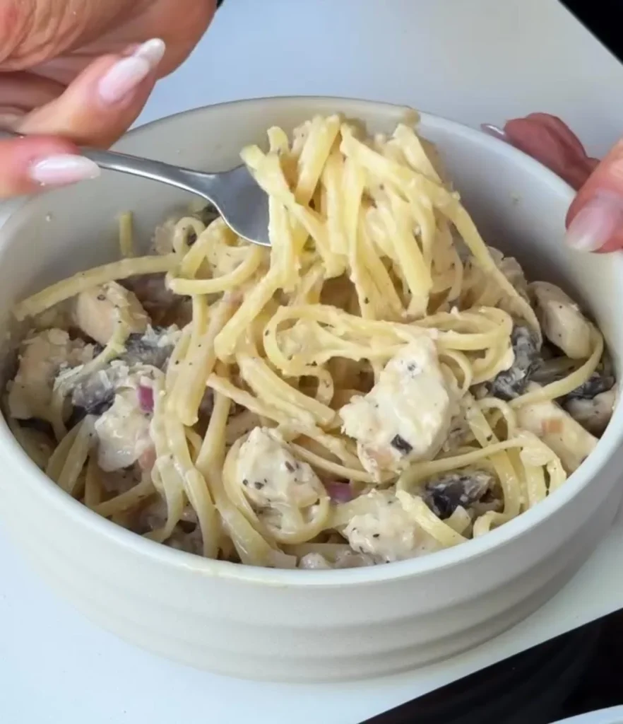 What Is Chicken Carbonara Recipe? - Chicken Carbonara Recipe