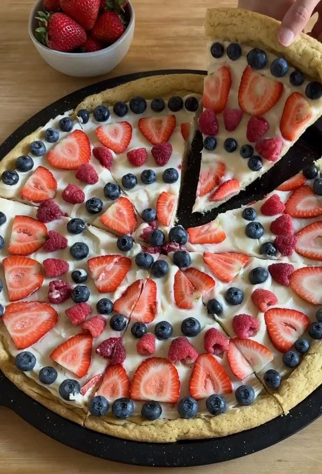 Assemble the Fruit Pizza